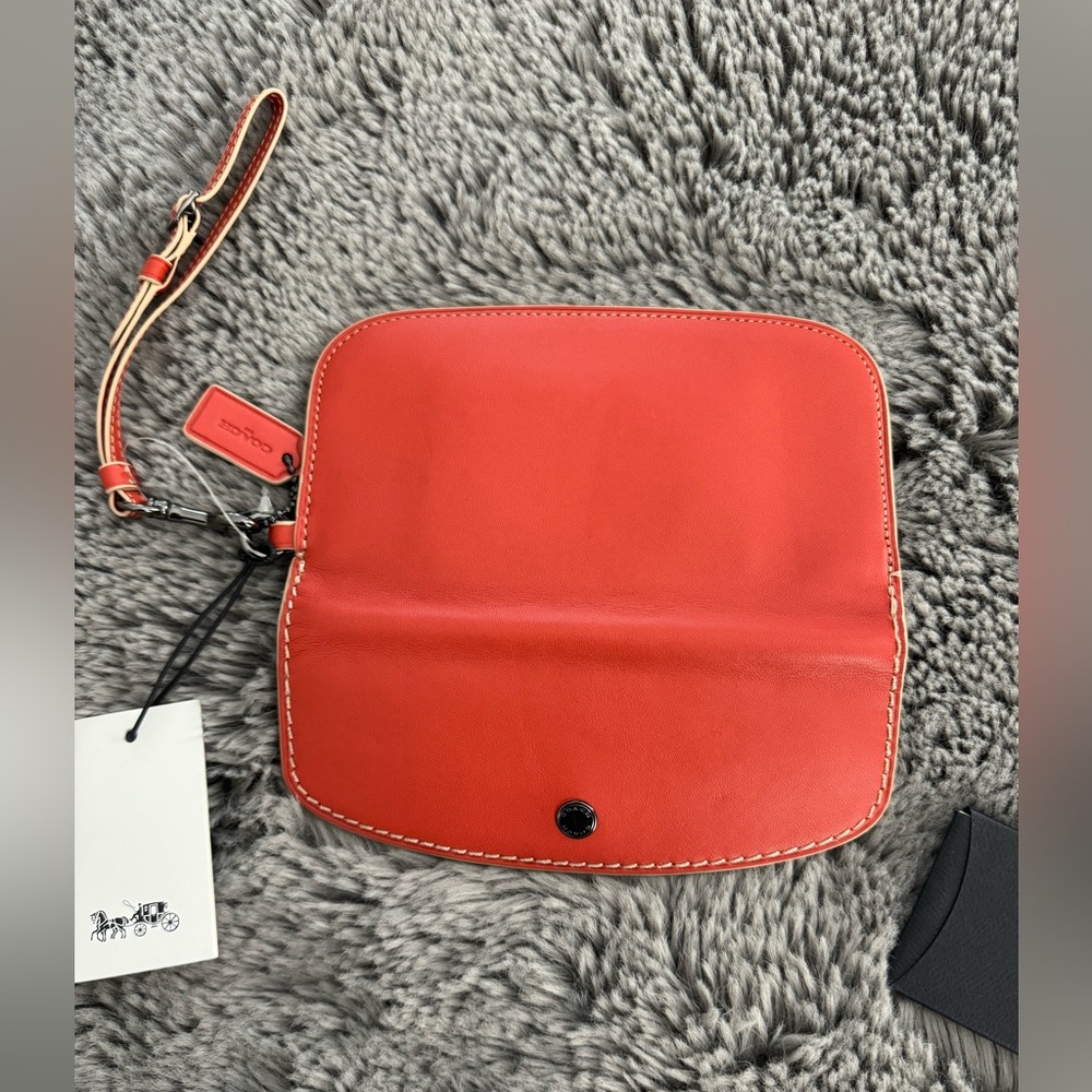 Coach Glovetan Clutch - Picture 8 of 10